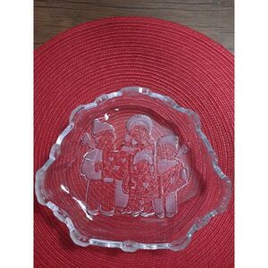 Mikasa Christmas Carolers‎ Glass 8.25" Embossed Collectible Candy Sweet Dish